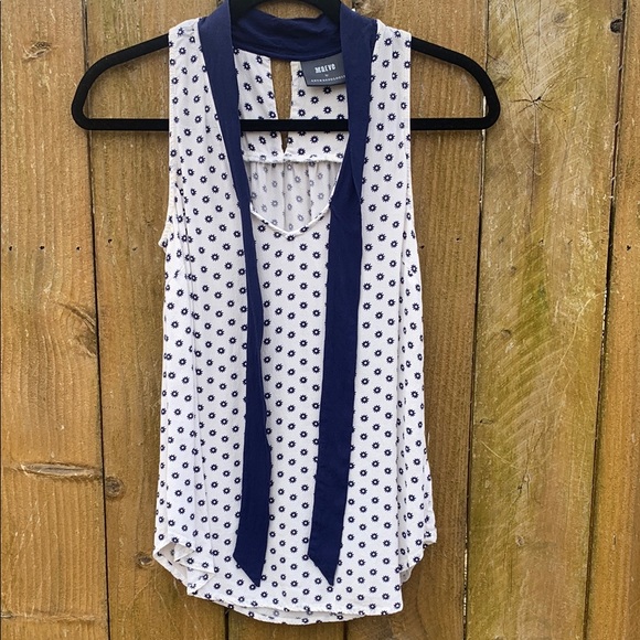 Maeve Tops - Maeve by Anthropologie. White and Blue sunshine polkadots Sleeveless Top w/ tie